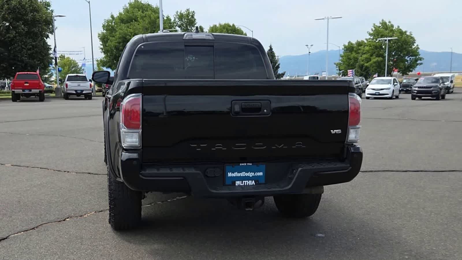 Used 2022 Toyota Tacoma TRD Off-Road w/ Technology Package AWD/4WD image 7
