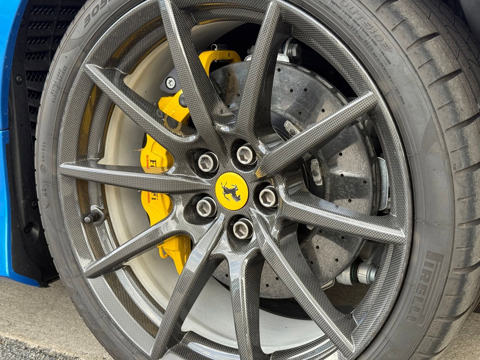 Used 2022 Ferrari F8 Tributo RWD image 26