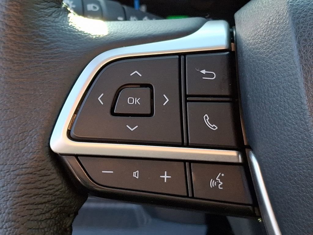 Used 2022 Toyota Sienna XLE image 16