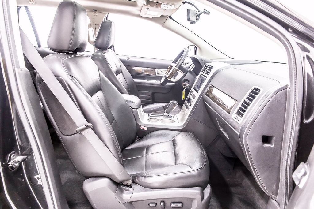 Used 2010 Lincoln MKX AWD image 28