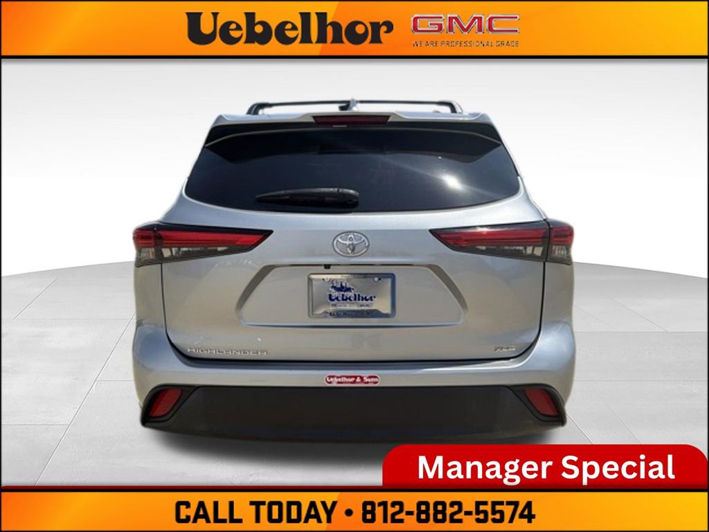 Used 2023 Toyota Highlander XLE FWD image 10