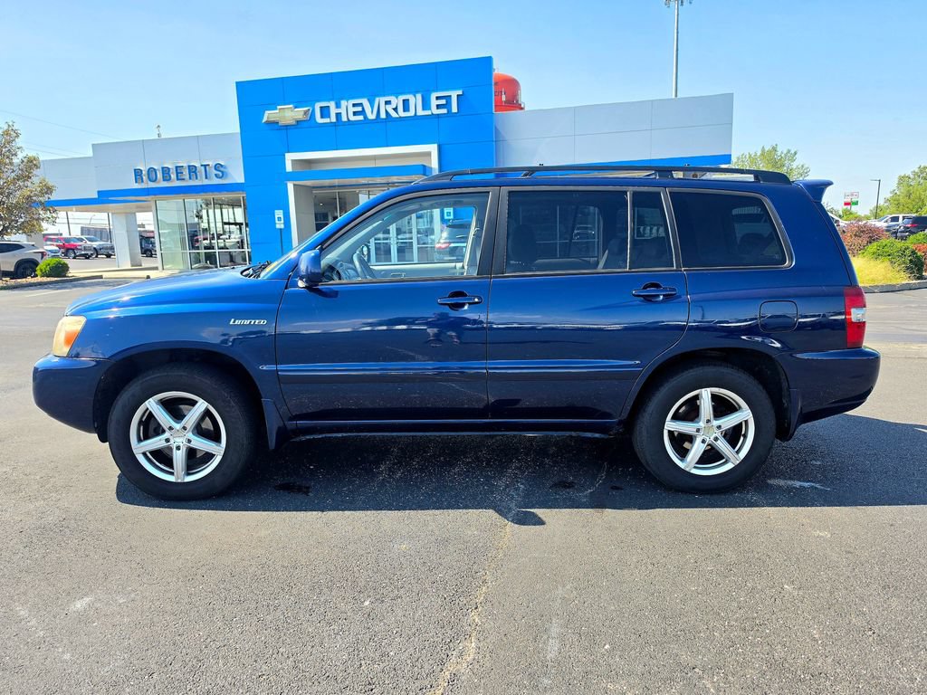 Used 2005 Toyota Highlander Limited w/ Leather Trim Pkg AWD/4WD image 3