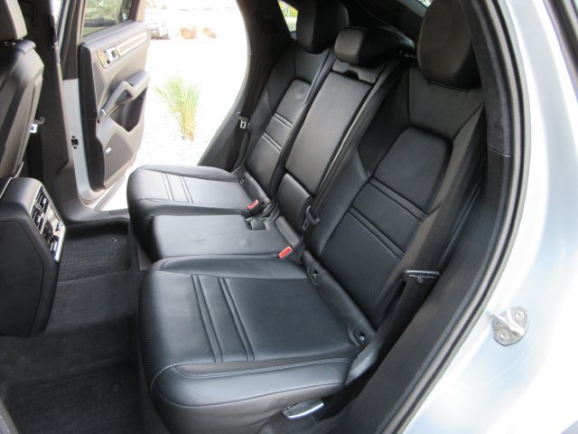 Used 2021 Porsche Cayenne GTS AWD/4WD image 22