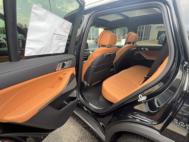 New 2026 BMW X5 xDrive50e w/ Climate Comfort Package image 18