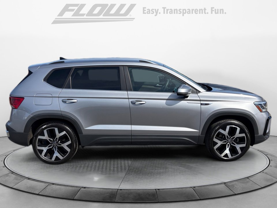 Used 2022 Volkswagen Taos SEL image 8