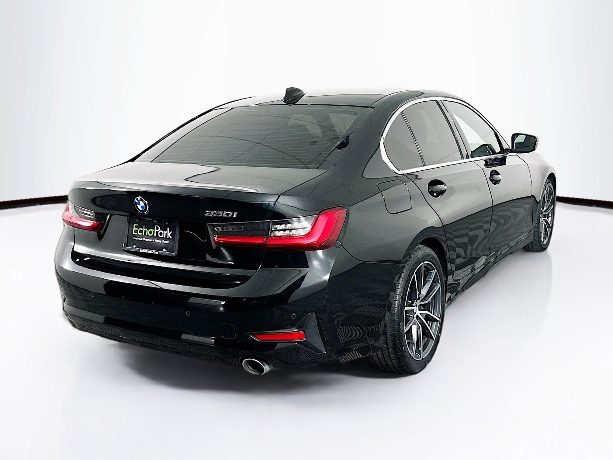 Used 2019 BMW 330i Sedan w/ Premium Package image 9