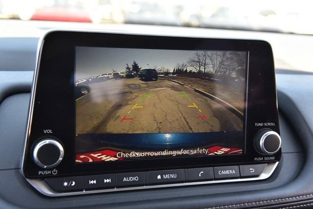 Certified 2025 Nissan Rogue SV image 13