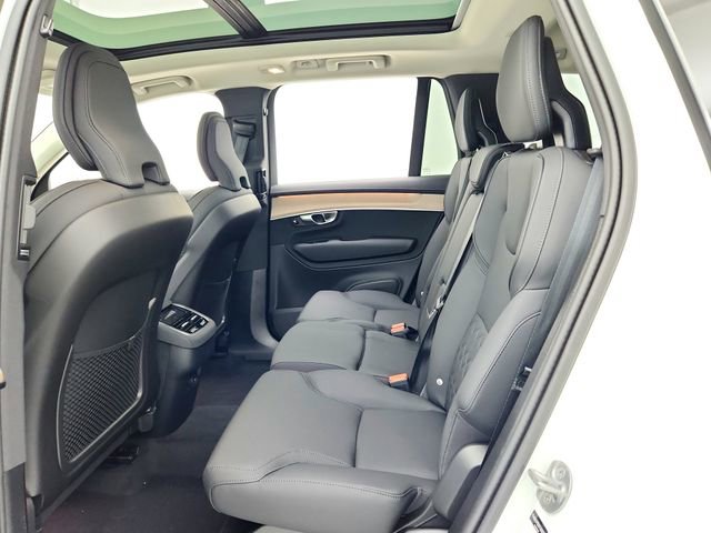 New 2025 Volvo XC90 B6 Plus w/ Protection Package Premier image 24