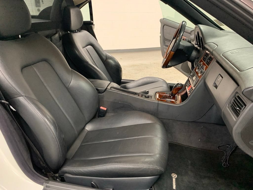 Used 2002 Mercedes-Benz SLK 320 image 9