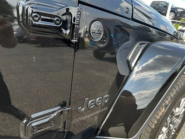 New 2025 Jeep Wrangler Sahara w/ Safety Group image 15