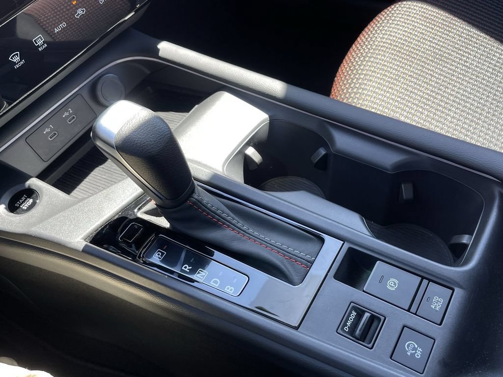 Used 2026 Nissan Sentra SR w/ Floor Mat Package FWD image 15