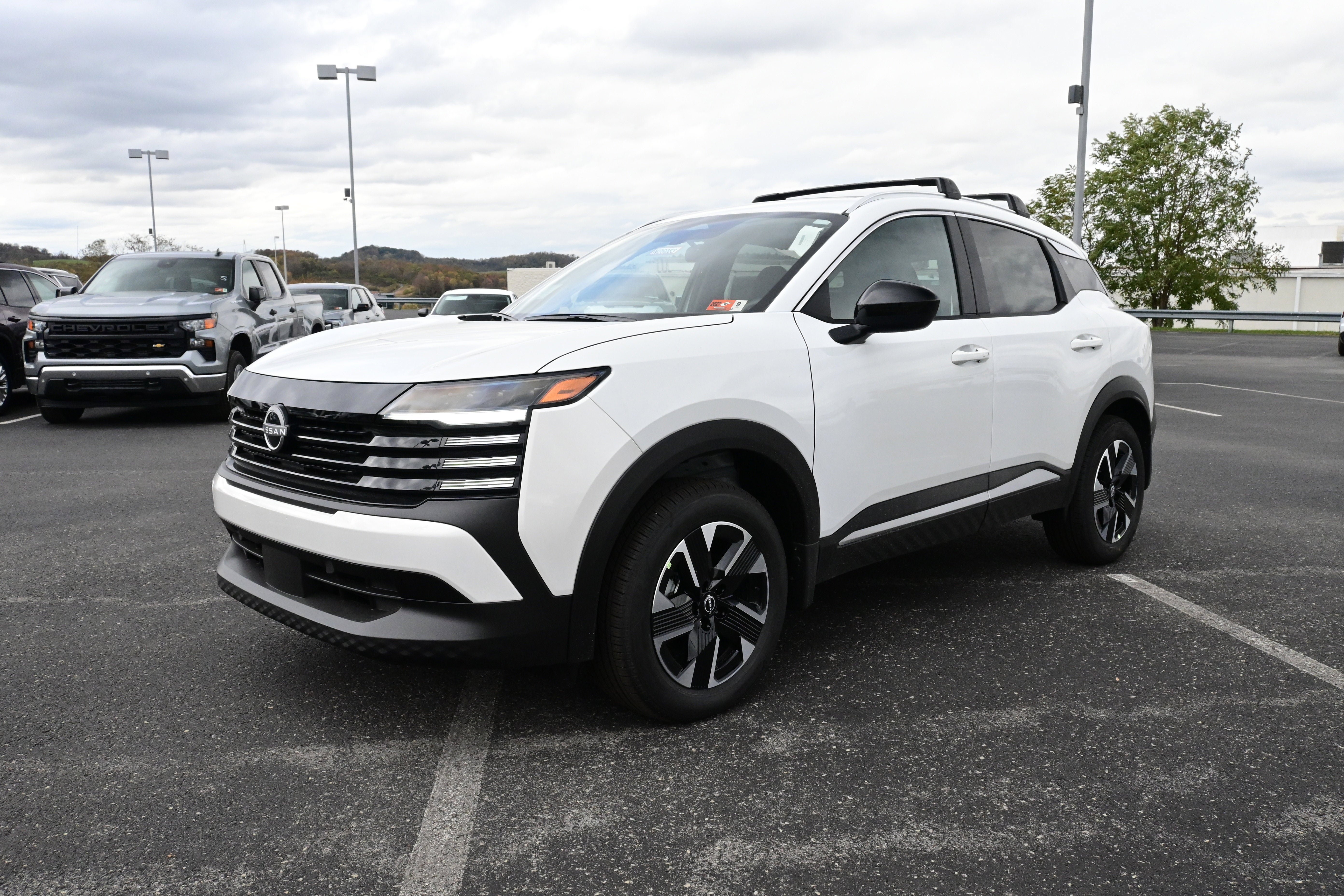 New 2026 Nissan Kicks SV w/ SV Premium Package AWD/4WD image 4