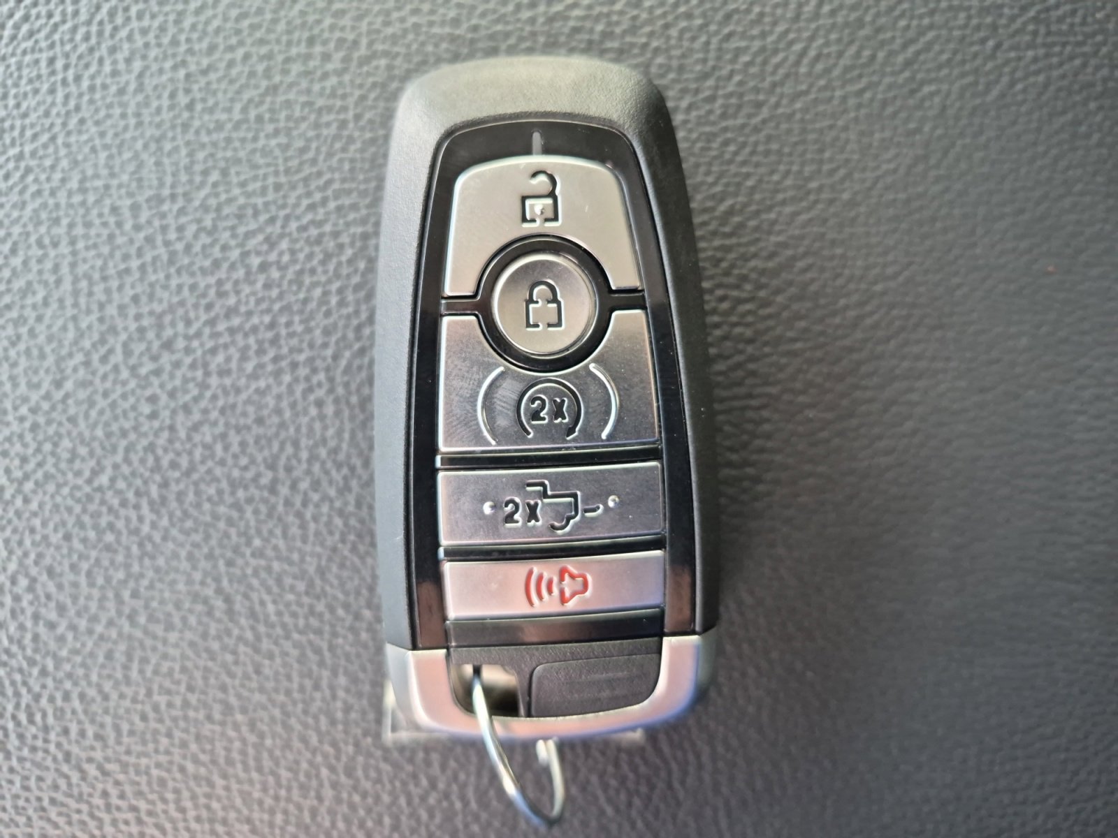 Used 2025 Ford F250 Lariat w/ Chrome Package image 31