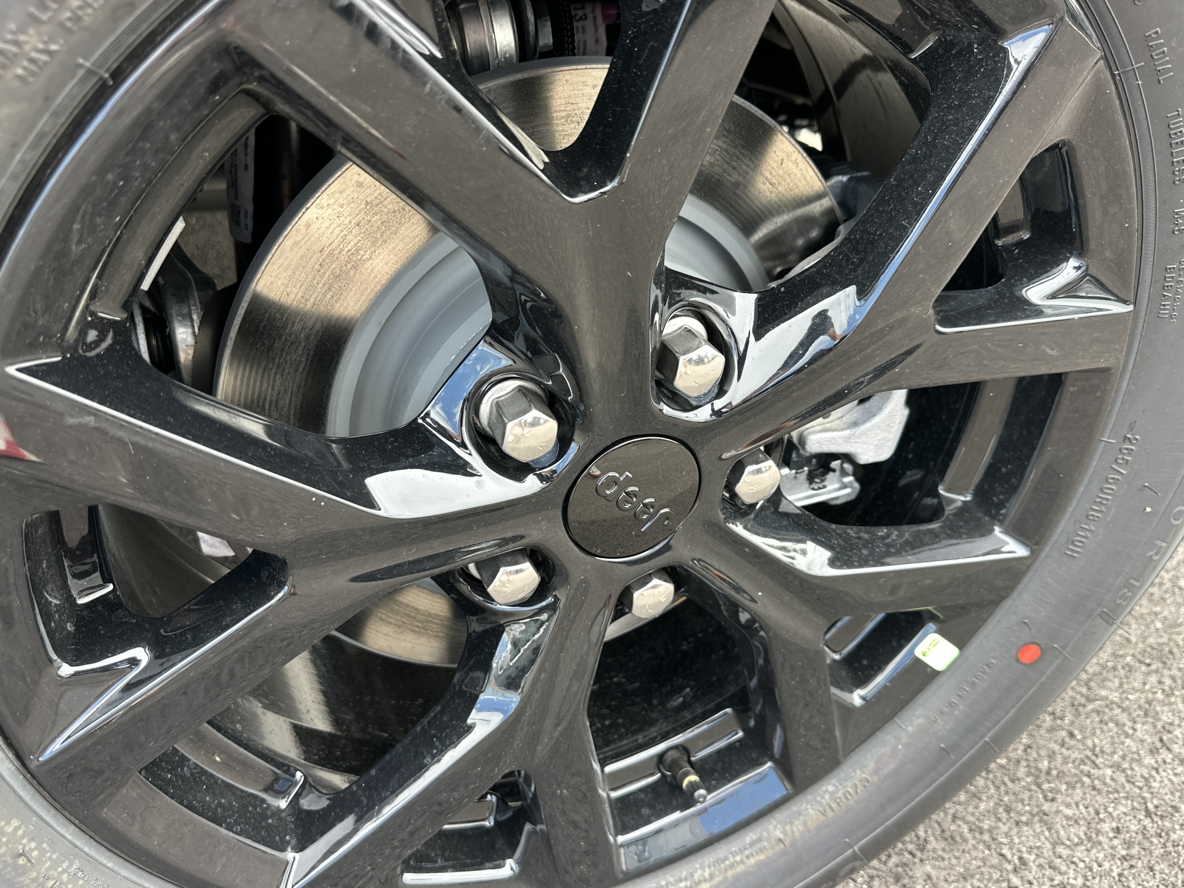 New 2026 Jeep Grand Cherokee Altitude AWD/4WD image 32