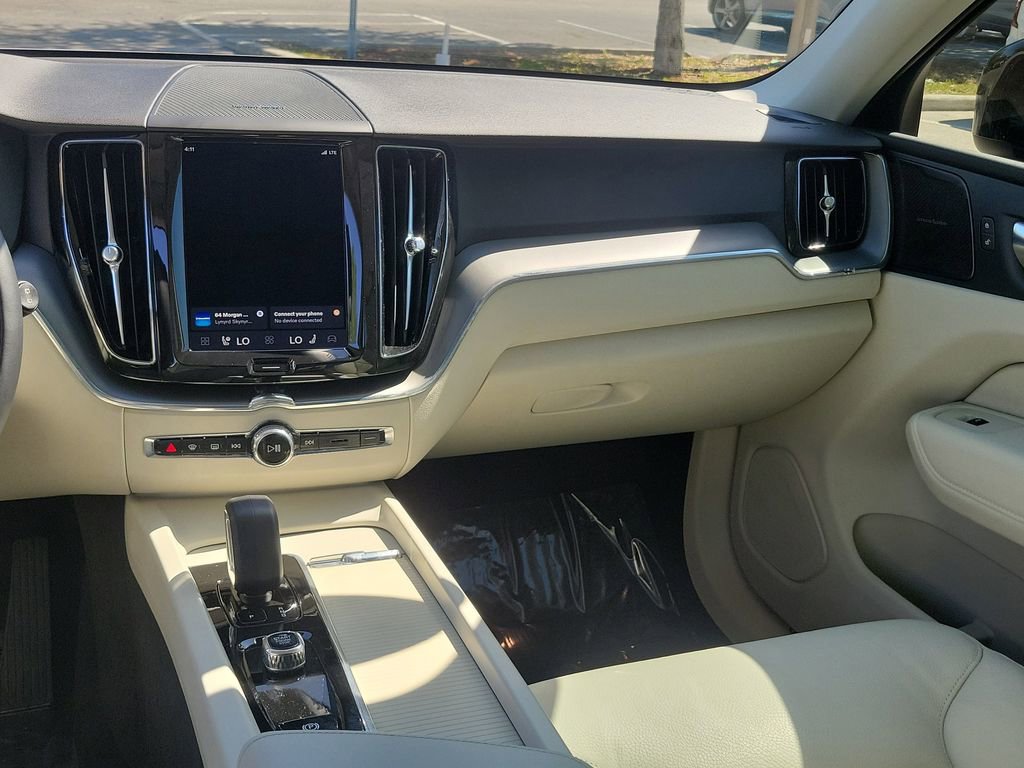 Used 2025 Volvo XC60 B5 Plus w/ Protection Package Premier image 20