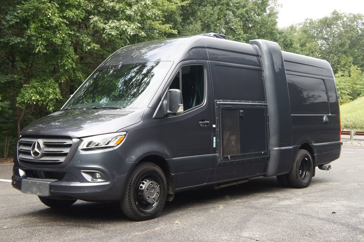Used 2020 Mercedes-Benz Sprinter 4500 image 9