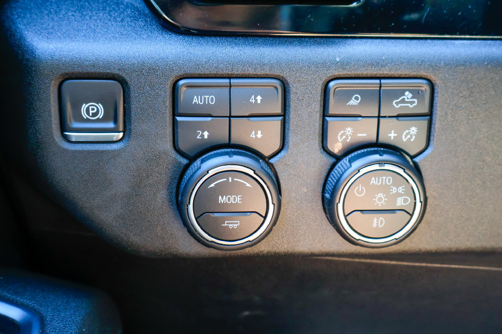 Used 2026 Chevrolet Silverado 2500 High Country w/ High Country Premium Package AWD/4WD image 18