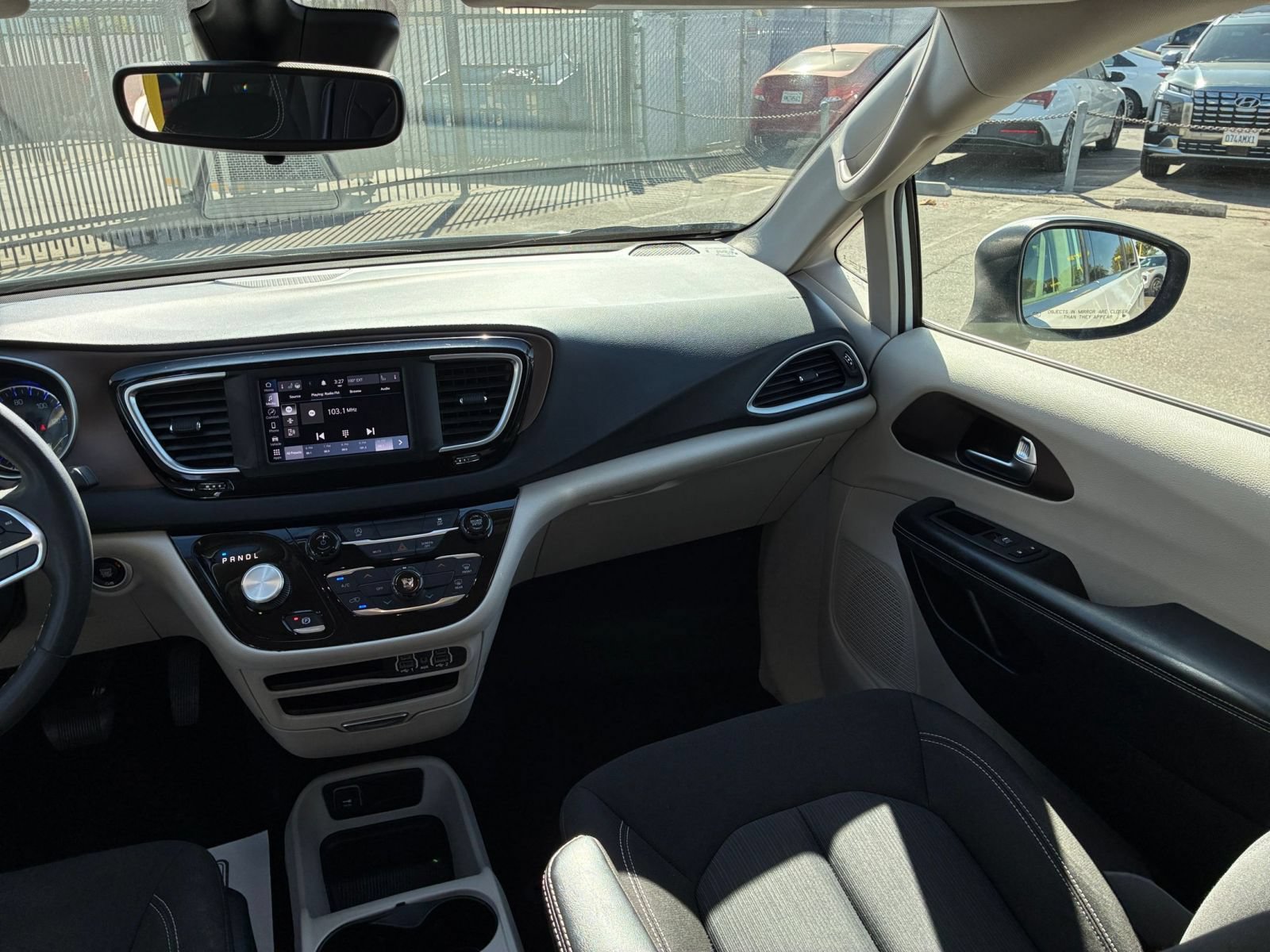 Used 2023 Chrysler Voyager LX FWD image 35