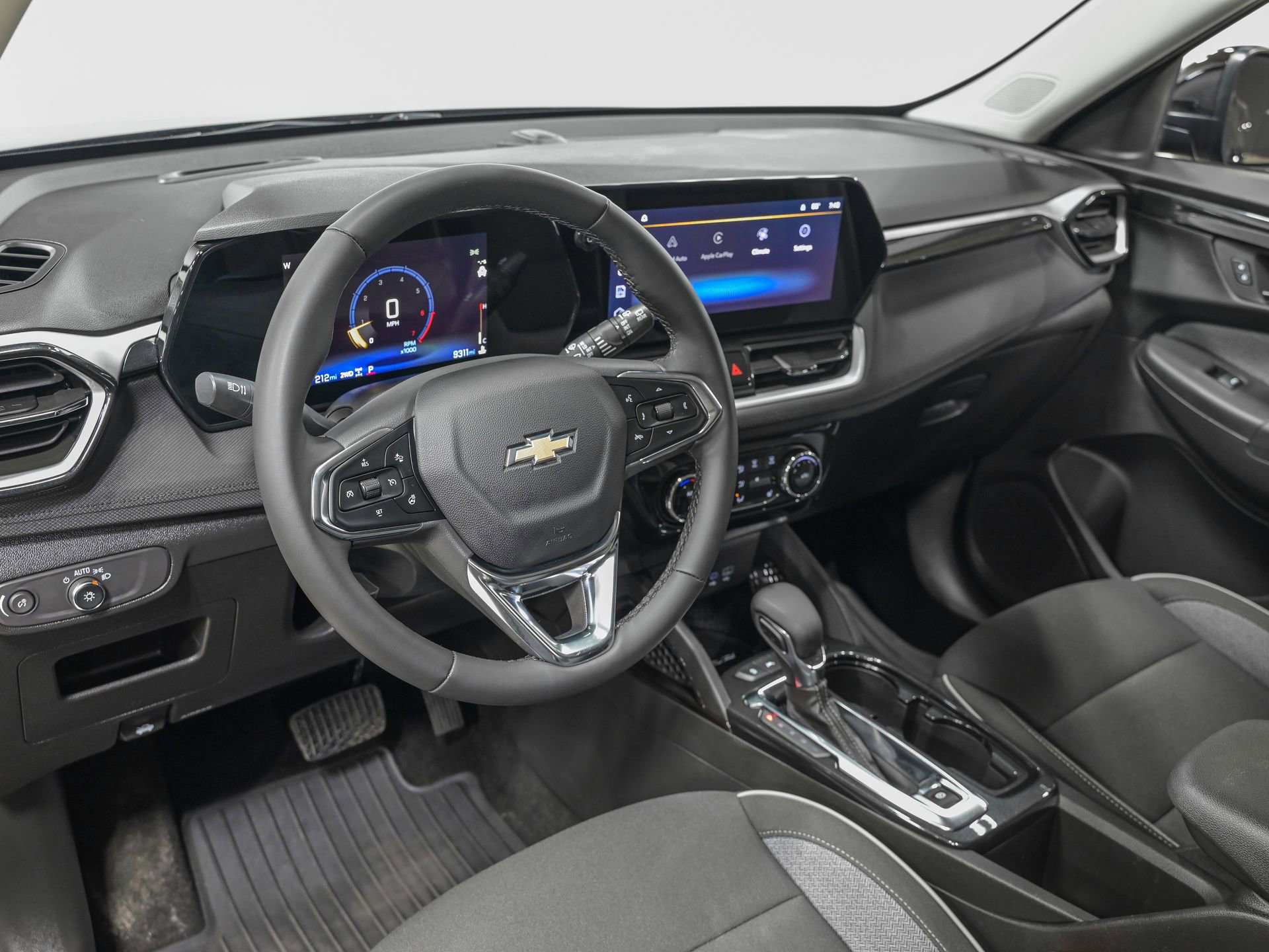 Used 2025 Chevrolet TrailBlazer LT w/ Convenience Package AWD/4WD image 15