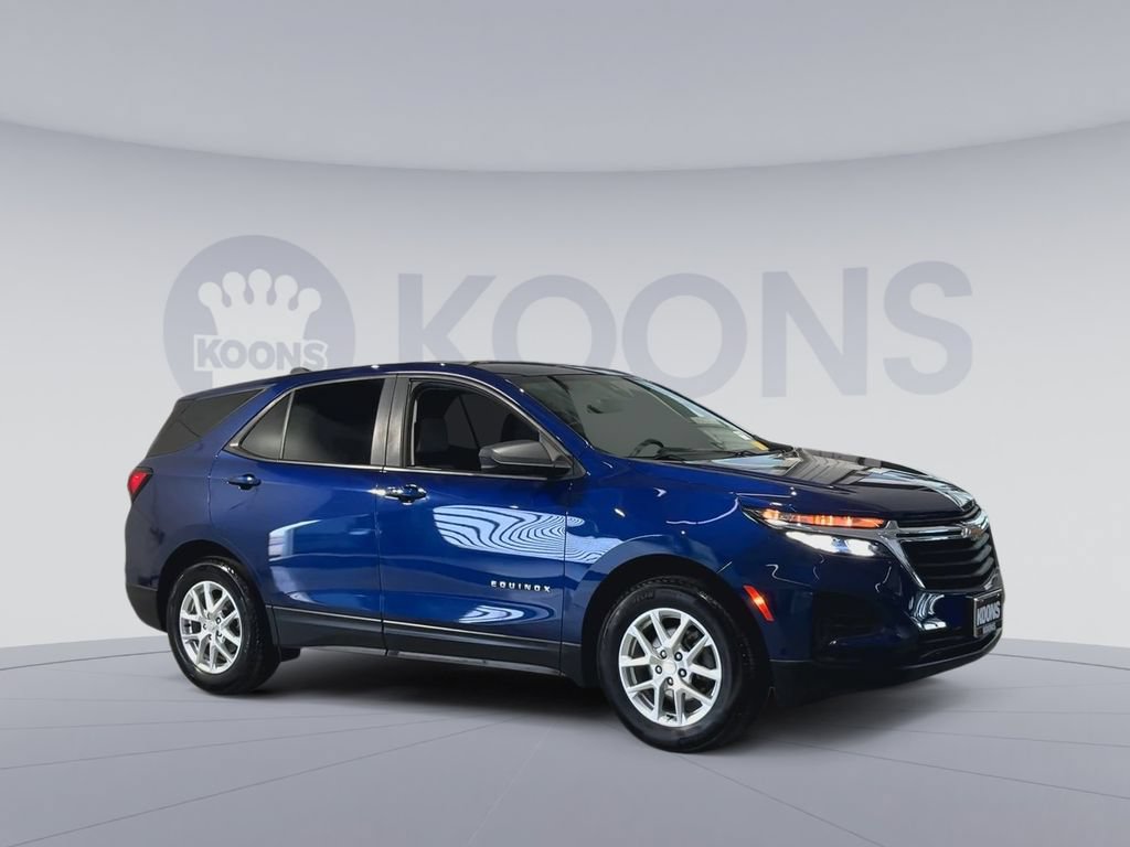 Used 2023 Chevrolet Equinox LS w/ LS Convenience Package FWD image 2