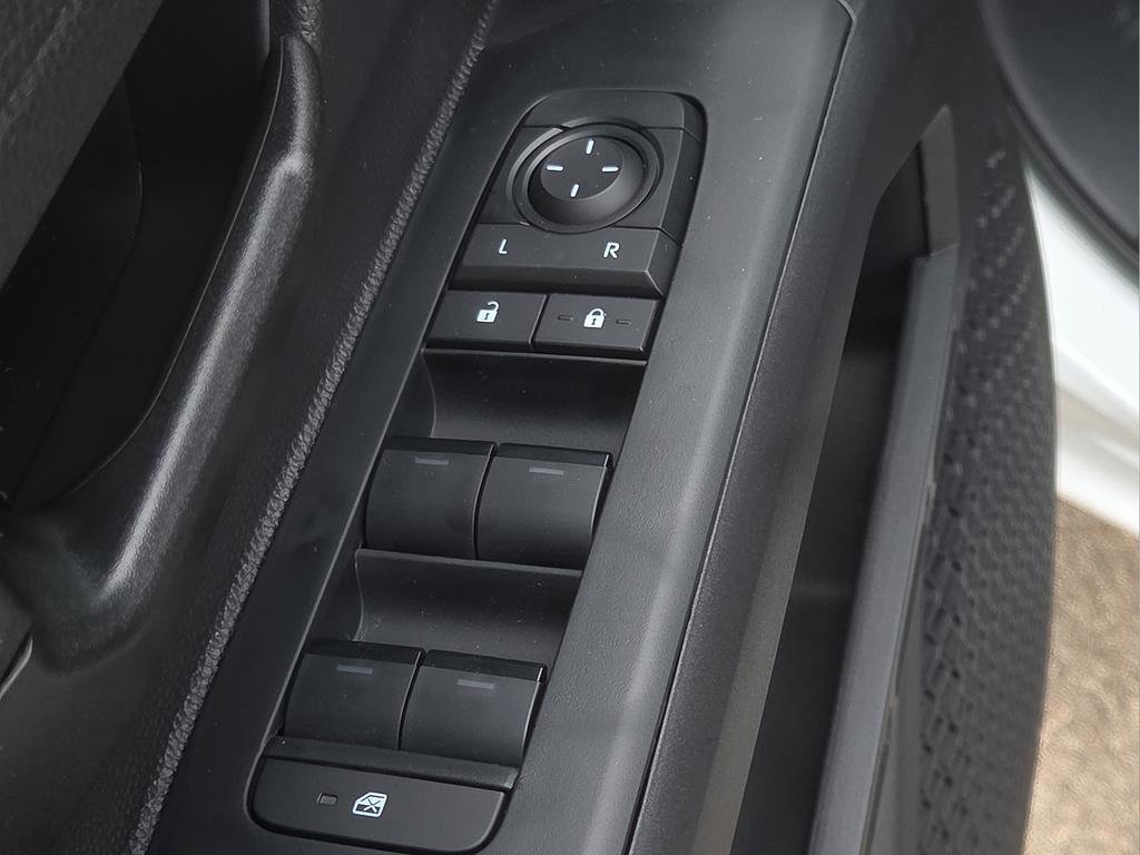 Used 2026 Toyota Tacoma SR image 18