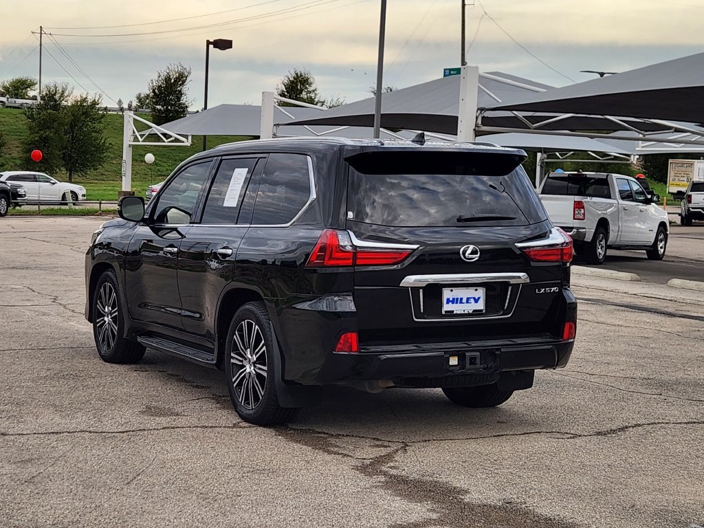 Used 2020 Lexus LX 570 4WD w/ Luxury Package image 5