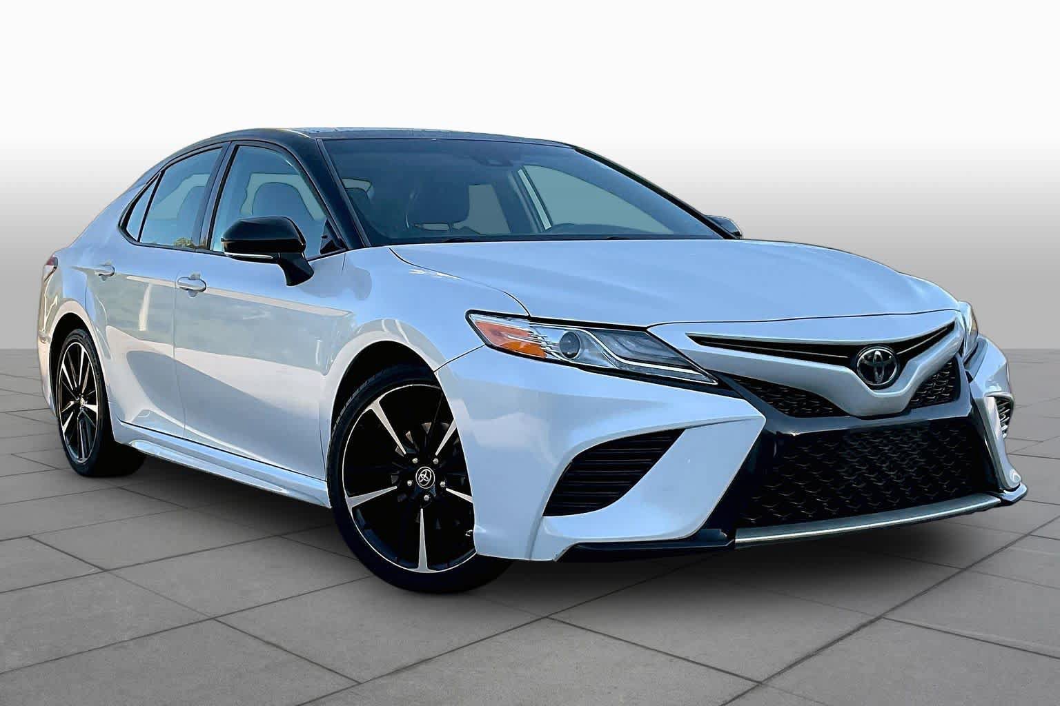 Used 2020 Toyota Camry XSE FWD image 3