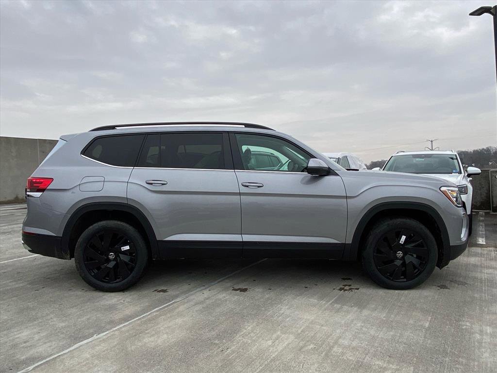 New 2026 Volkswagen Atlas SE image 2