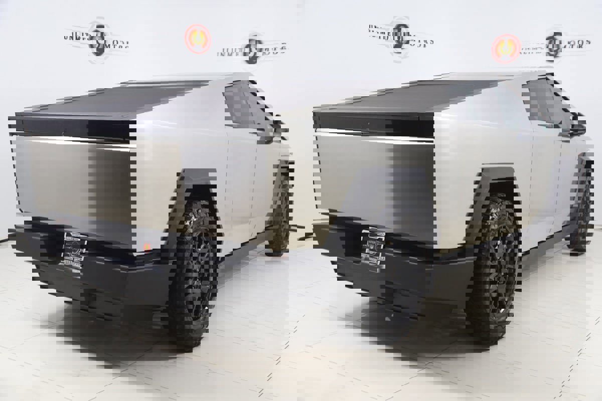 Used 2024 Tesla Cybertruck AWD Crew Cab image 3