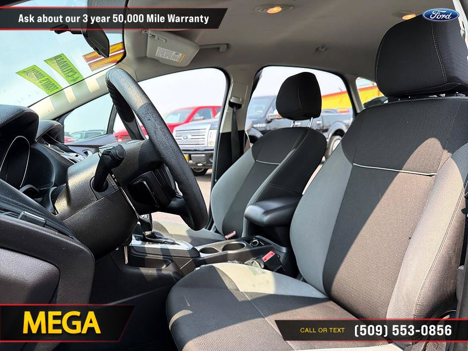 Used 2014 Ford Focus SE FWD image 11