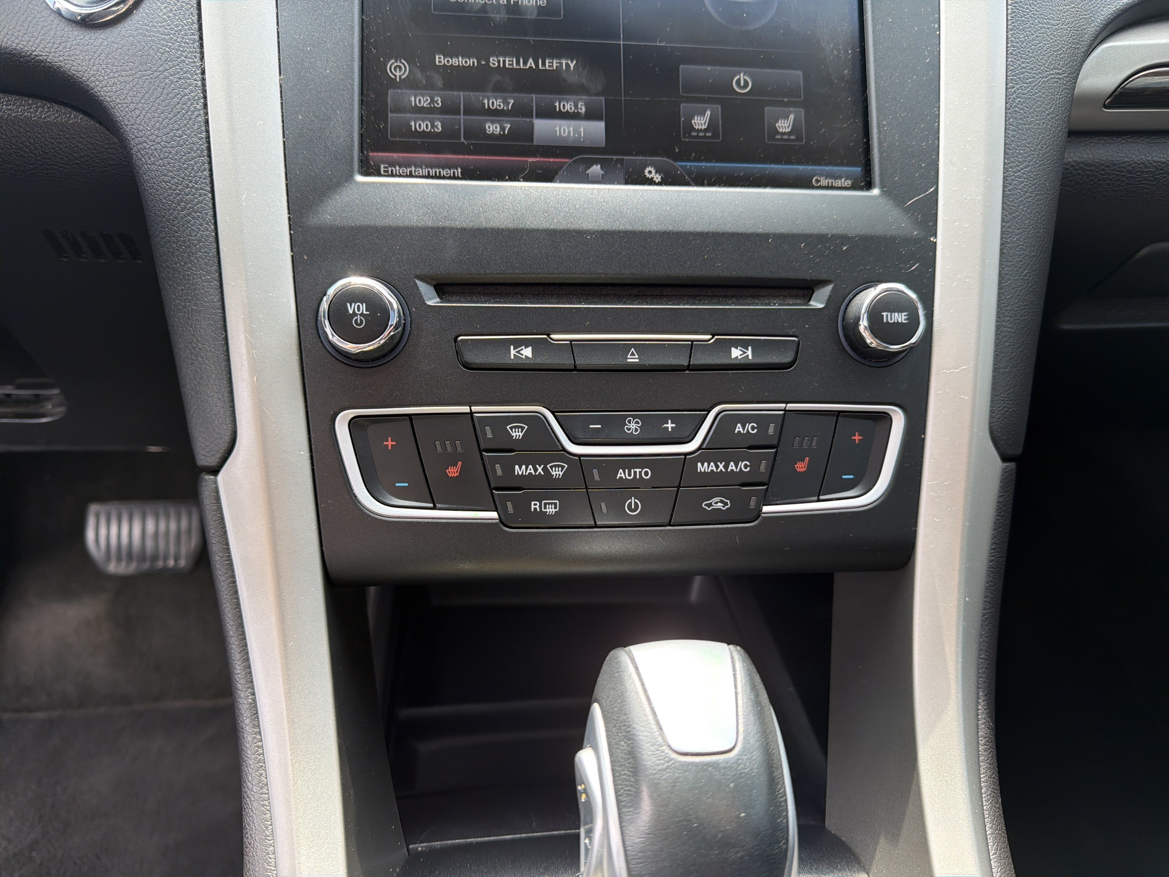 Used 2016 Ford Fusion SE w/ Equipment Group 202A FWD image 31