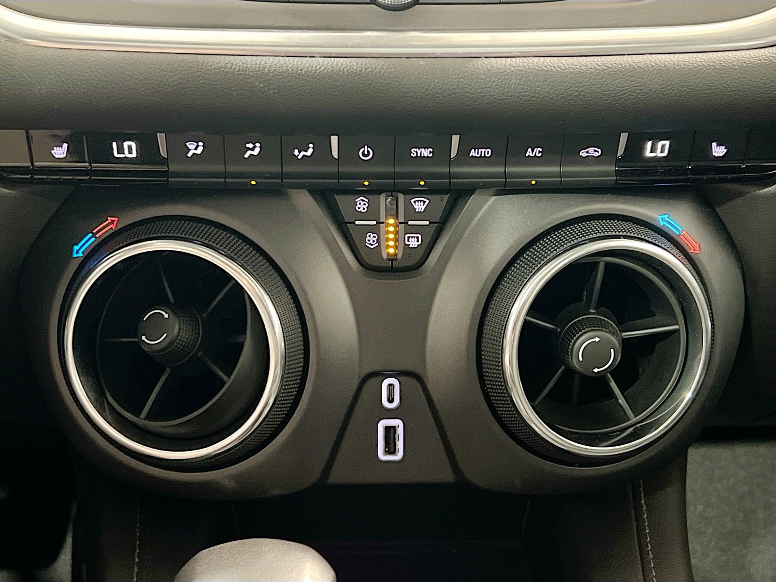 Used 2019 Chevrolet Blazer LT w/ Sun and Wheels Package image 12