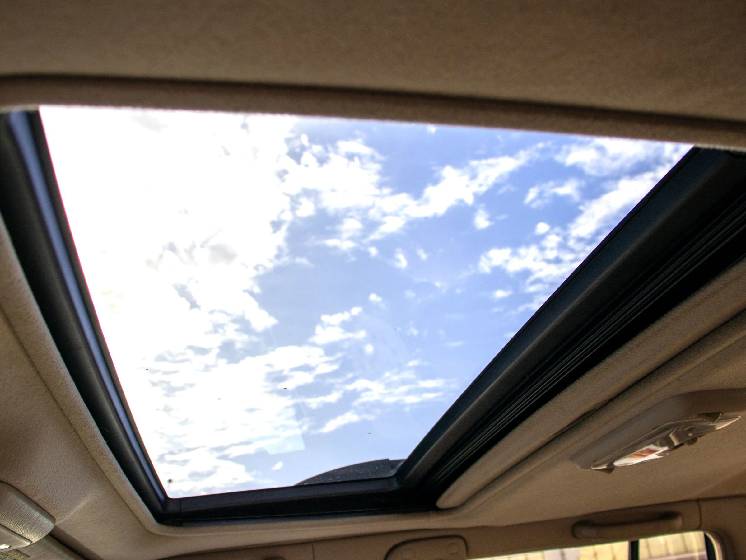 Used 2000 Toyota Land Cruiser AWD/4WD image 17