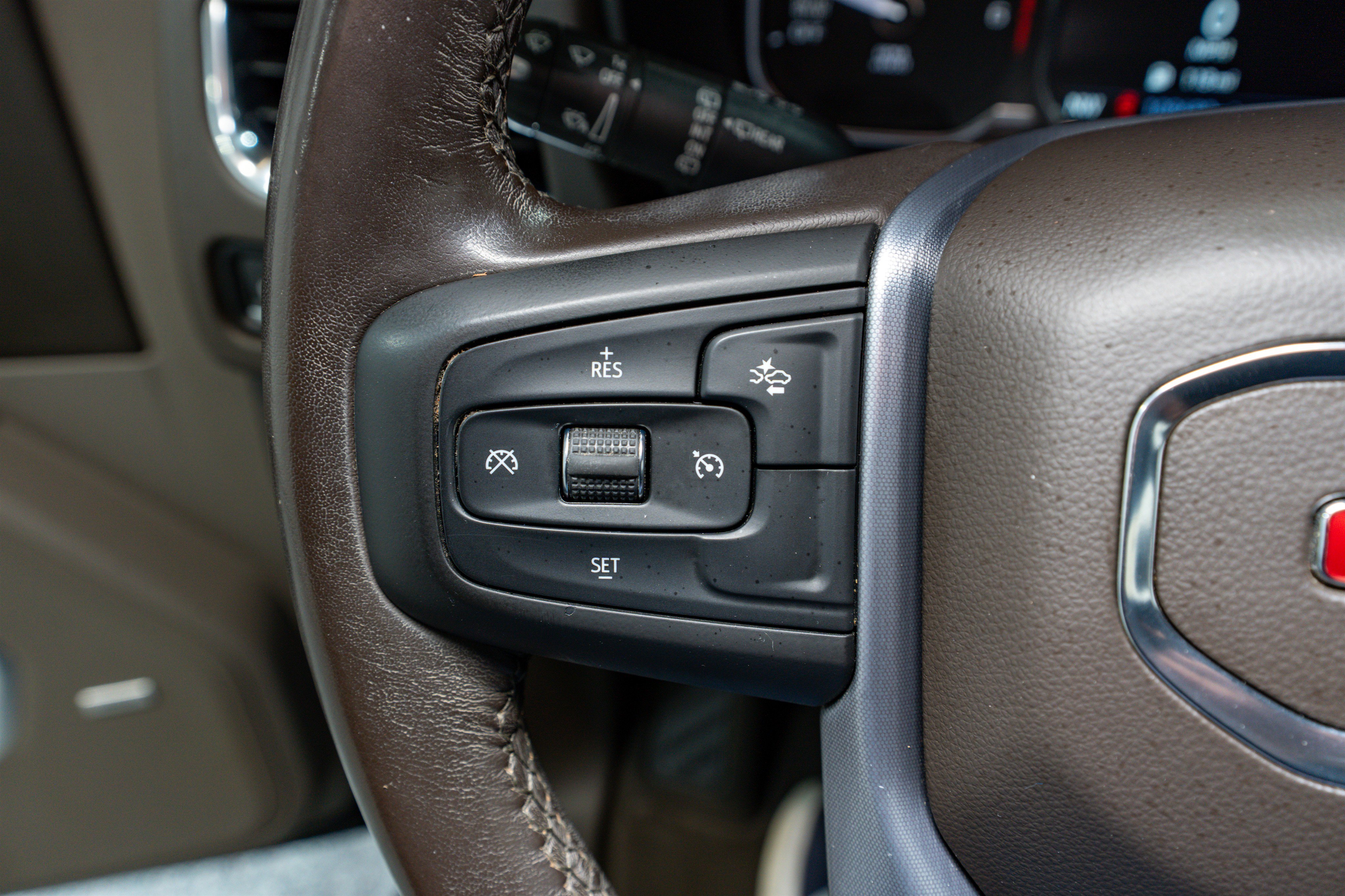 Used 2021 GMC Yukon SLT image 28