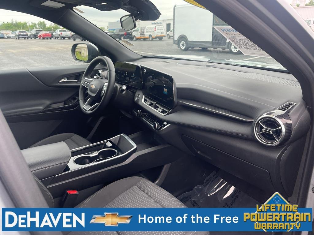 Used 2025 Chevrolet Equinox LT AWD/4WD image 28