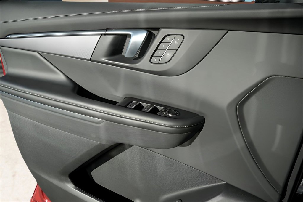 Used 2025 Buick Enclave Sport Touring w/ Power Package image 21