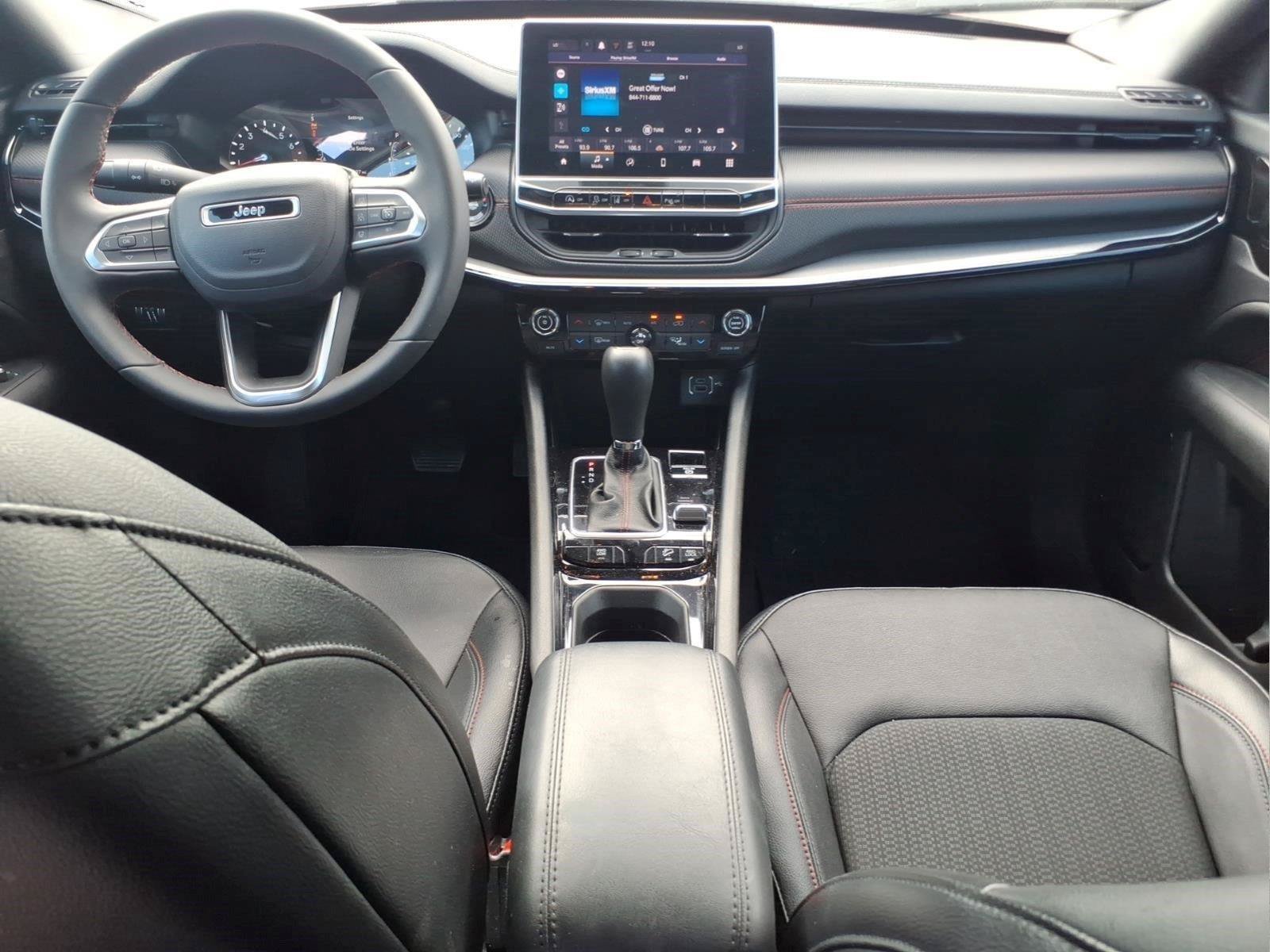 Used 2025 Jeep Compass Trailhawk AWD/4WD image 14