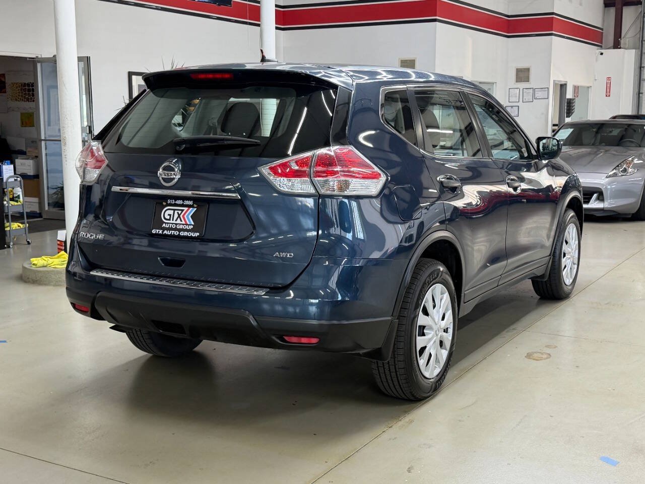 Used 2016 Nissan Rogue S AWD/4WD image 2