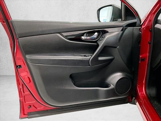 Used 2018 Nissan Rogue Sport SV FWD image 18