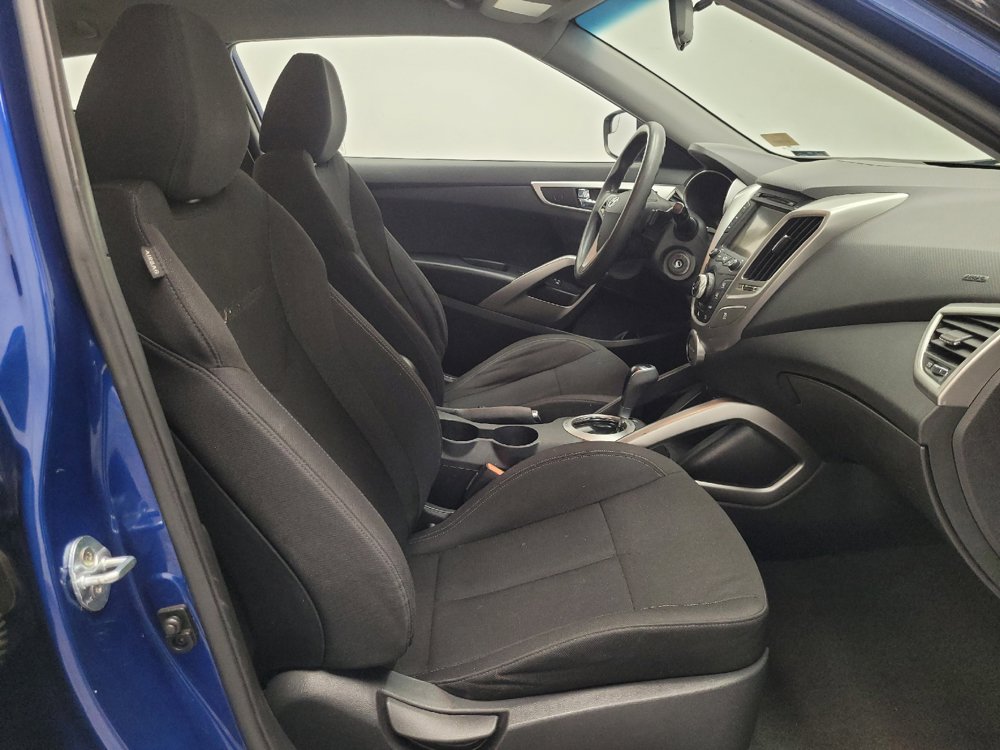 Used 2016 Hyundai Veloster FWD image 21