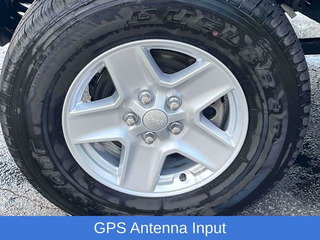 Used 2022 Jeep Gladiator Sport image 12