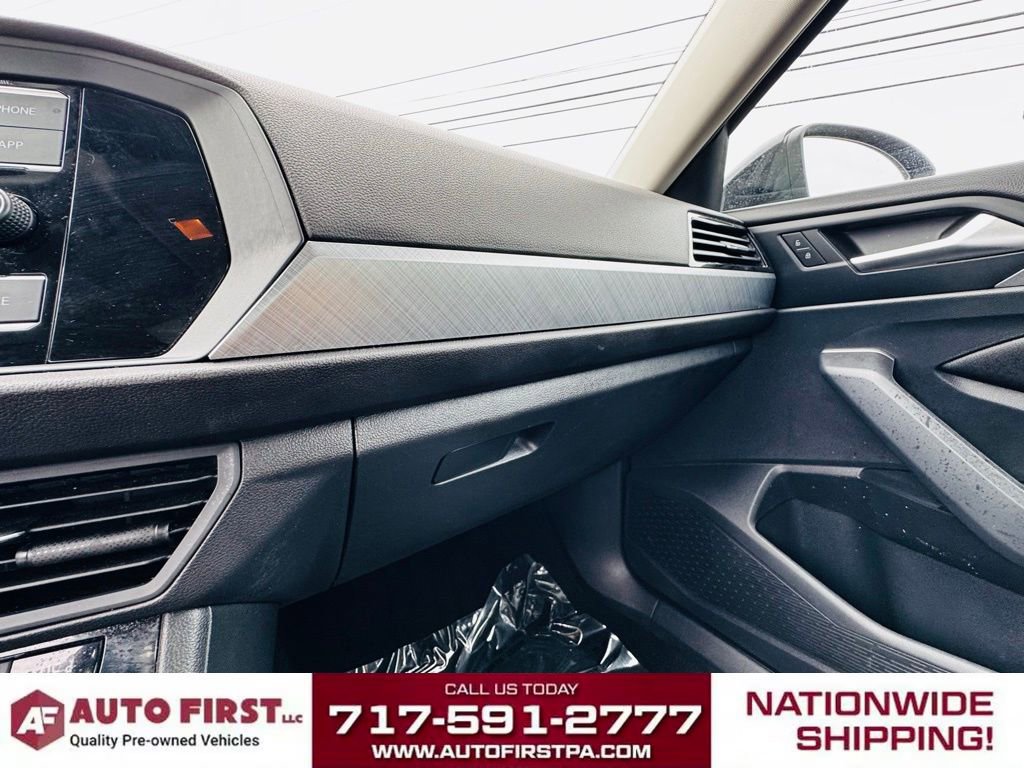 Used 2023 Volkswagen Jetta SE image 14