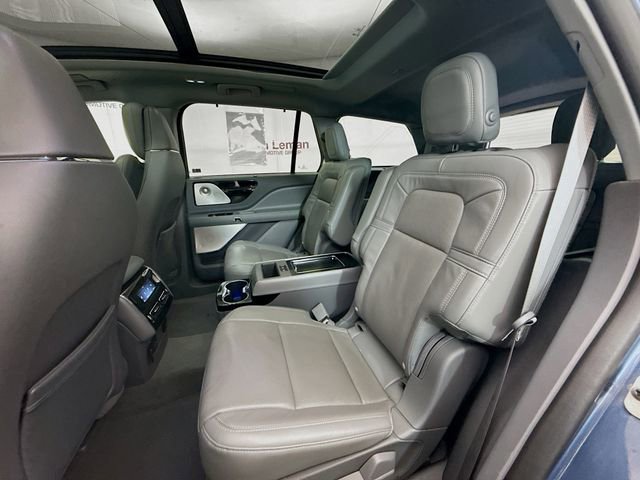 Used 2020 Lincoln Aviator Reserve w/ Equipment Group 202A image 28
