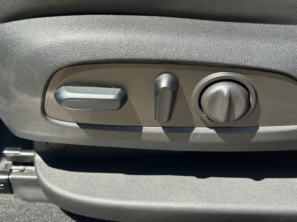 Used 2023 GMC Acadia SLT w/ Elevation Edition FWD image 27