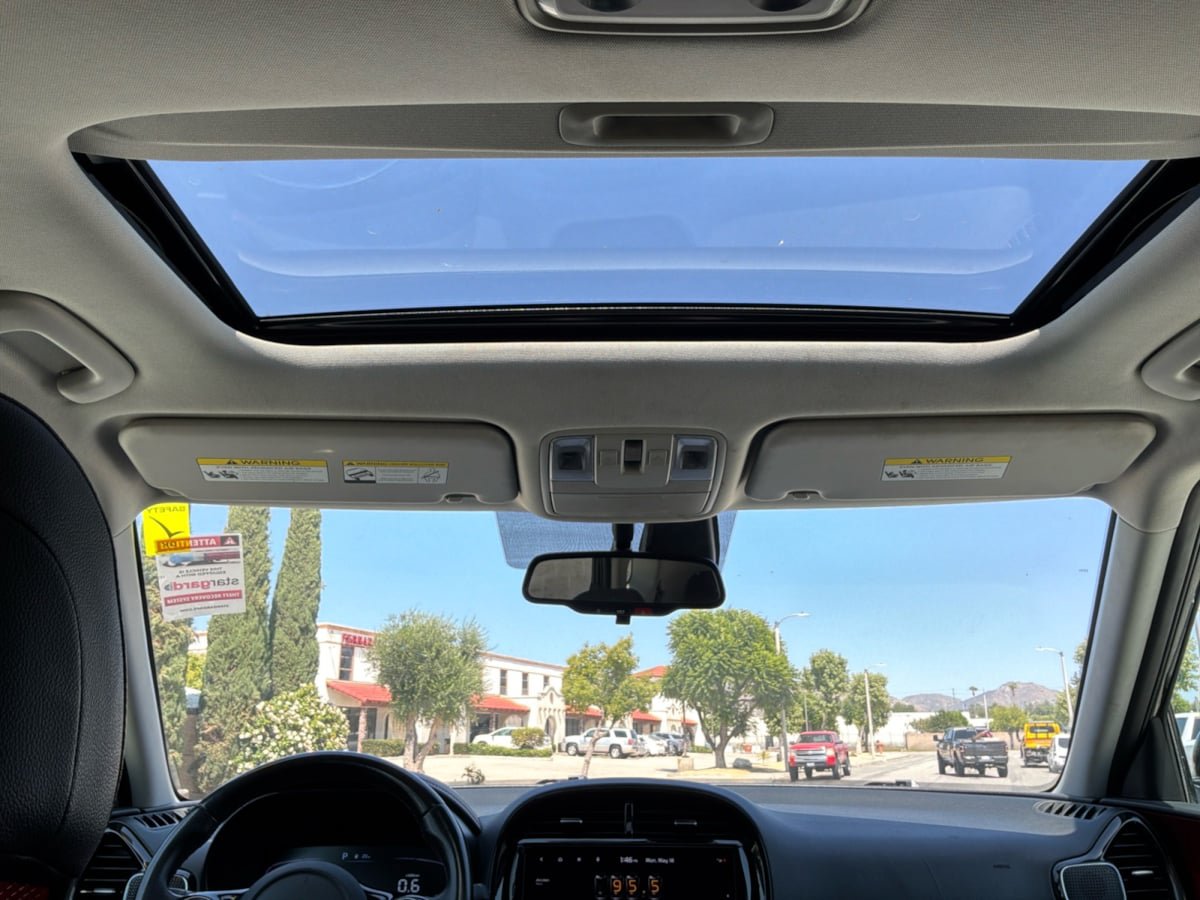 Used 2023 Kia Soul GT-Line FWD image 15
