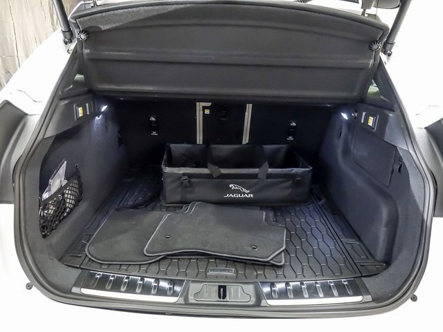 Used 2025 Jaguar F-PACE R-Dynamic S image 27