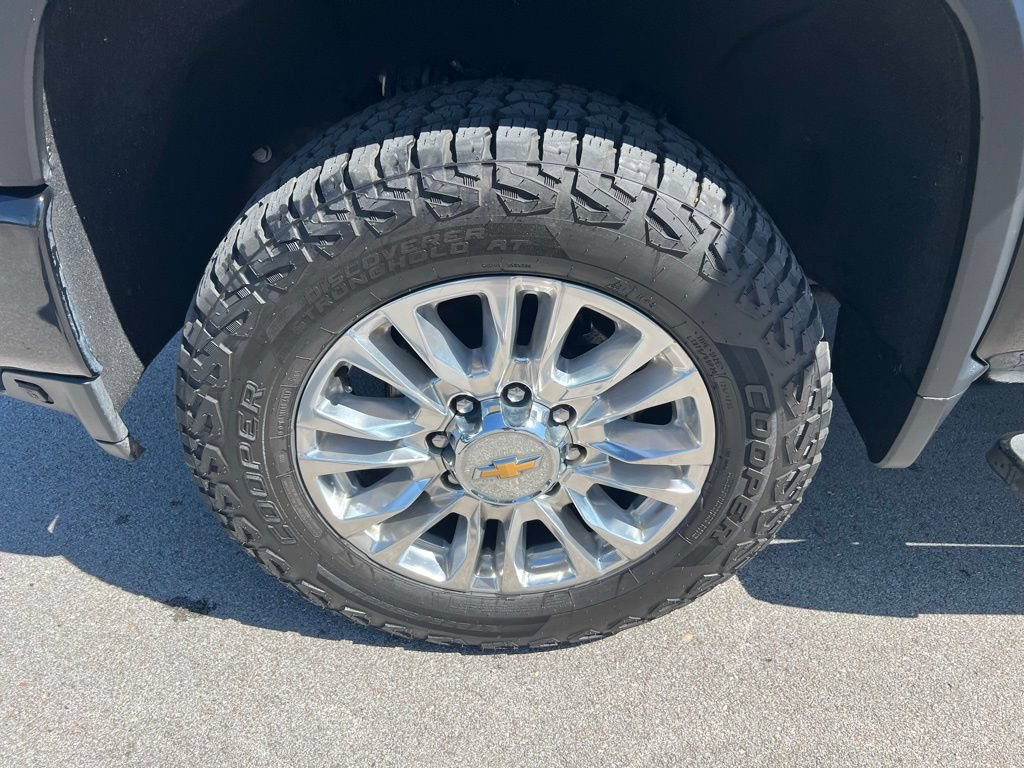 Used 2023 Chevrolet Silverado 2500 High Country w/ Z71 Off-Road Package AWD/4WD image 13
