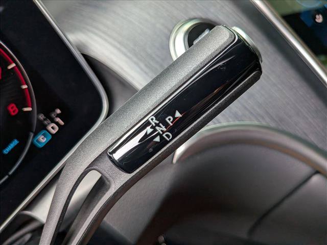 Used 2025 Mercedes-Benz GLC 300 image 12
