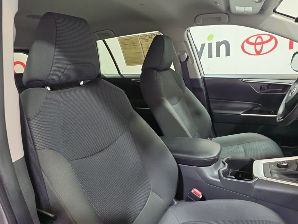 Used 2025 Toyota RAV4 LE image 12
