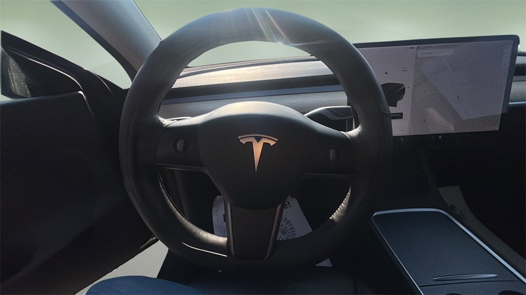 Used 2021 Tesla Model Y Long Range image 13